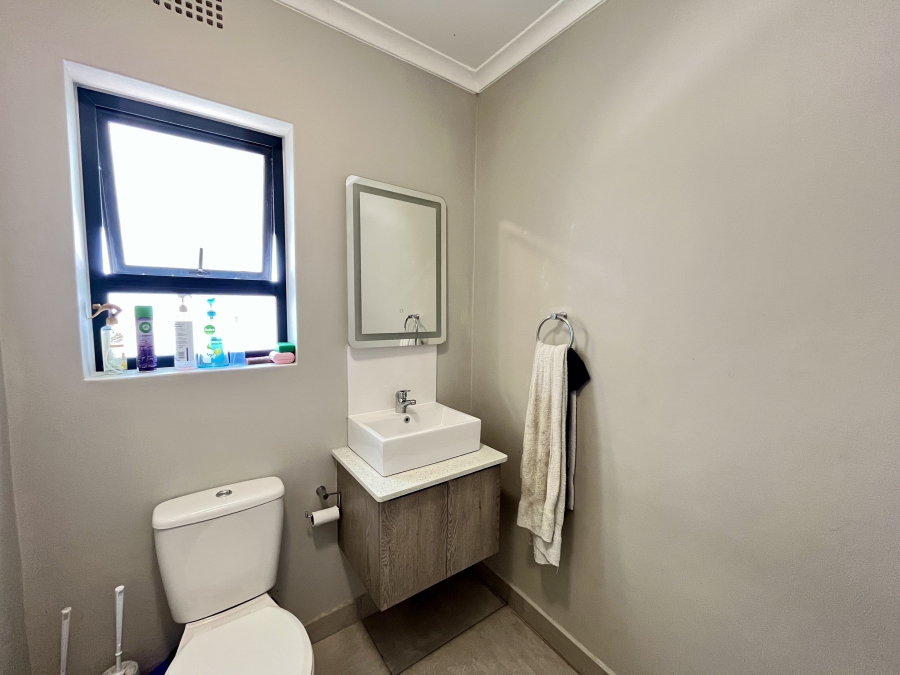 To Let 2 Bedroom Property for Rent in Parklands Western Cape